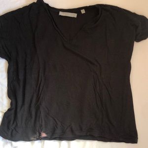 T-short cropped and oversized look from vince